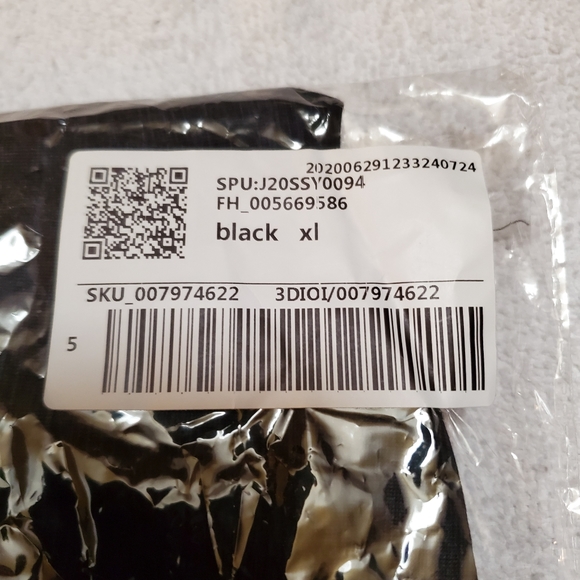 NWOT Black open shoulder top - Picture 6 of 7